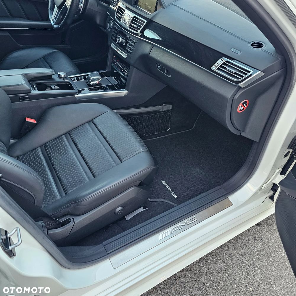 Mercedes-Benz Klasa E 63 AMG 4Matic AMG Speedshift MCT - 22