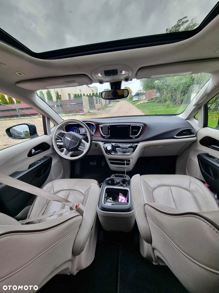 Chrysler Pacifica - 3