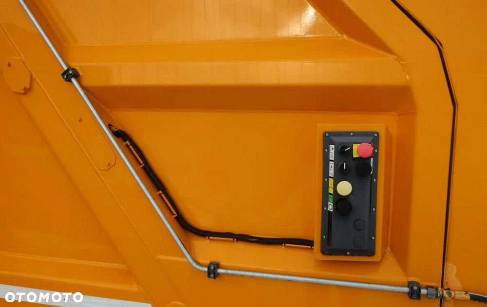 Kadussis CRV 2000 / ZABUDOWA ŚMIECIARKI / NOWA / DEMONSTRACYJNA / 18M3 / TYLNY ZAŁADUNEK / W PEŁNI SPRAWNA / MOŻLIWOŚĆ TRANSPORTU - 21