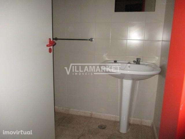 Loja com 95 m² em Samora Correia, destinada a comércio. - Grande imagem: 5/7
