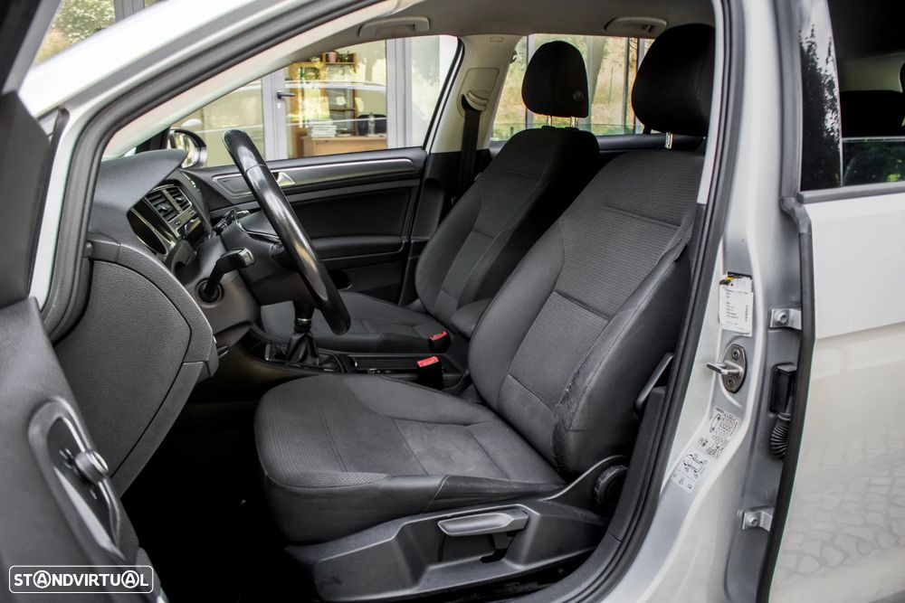 VW Golf Variant 1.6 TDi SCR Comfortline - 25