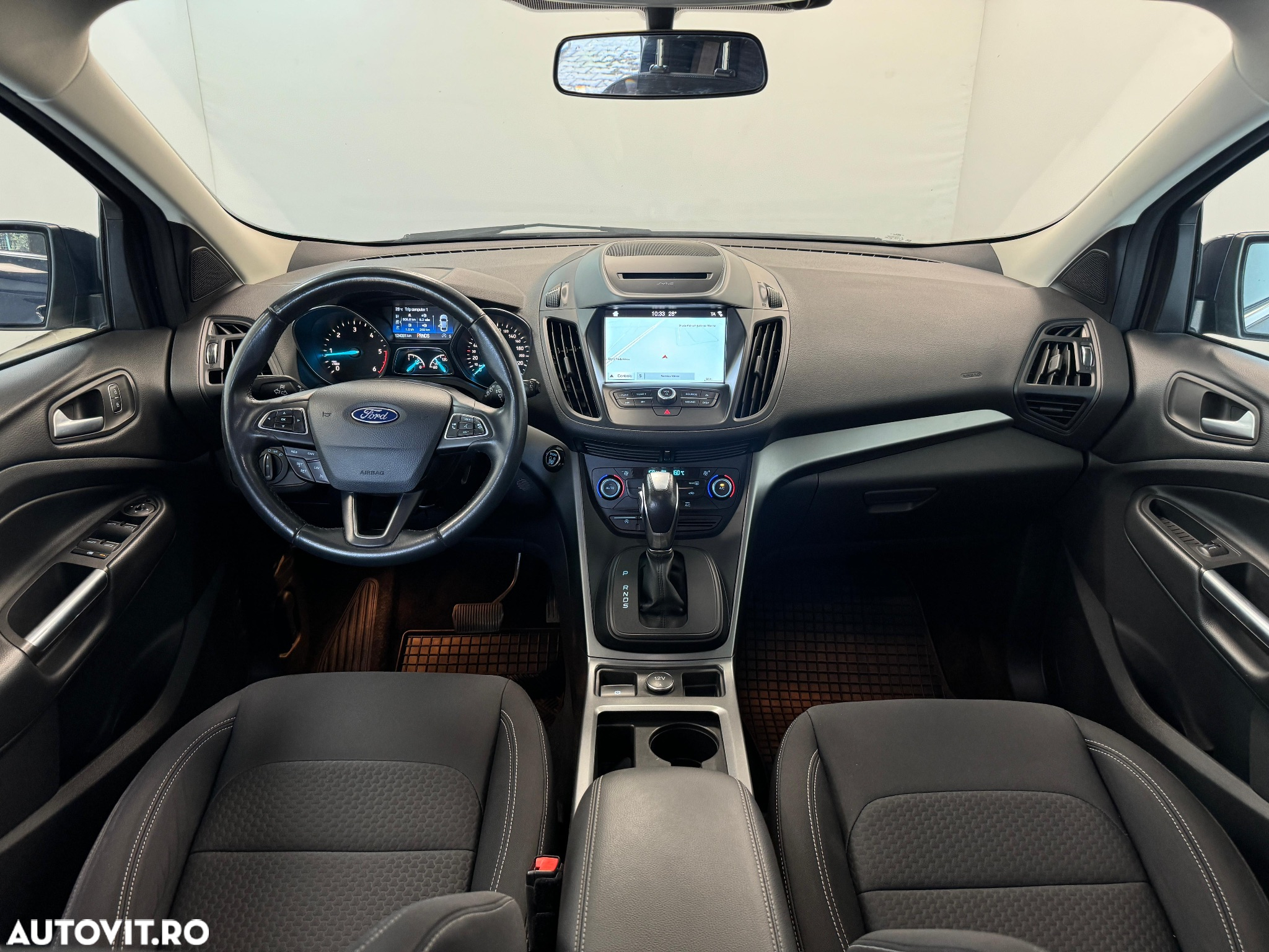 Ford Kuga 2.0 EcoBlue A8 FWD Titanium - 4