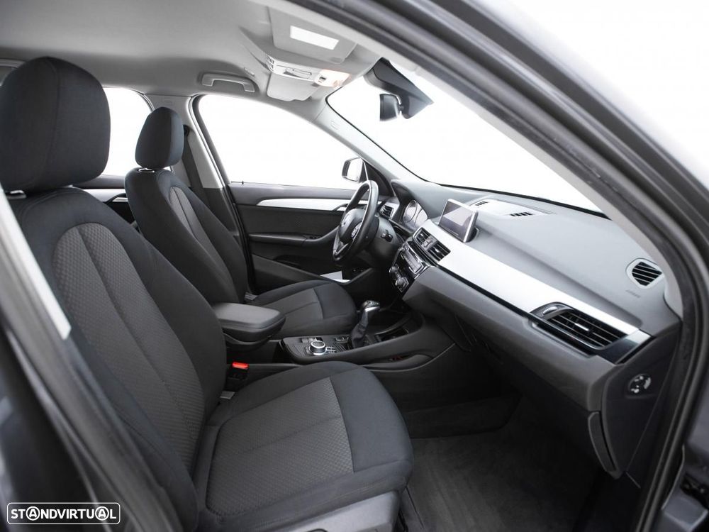 BMW X1 25 e xDrive Corporate Edition - 10