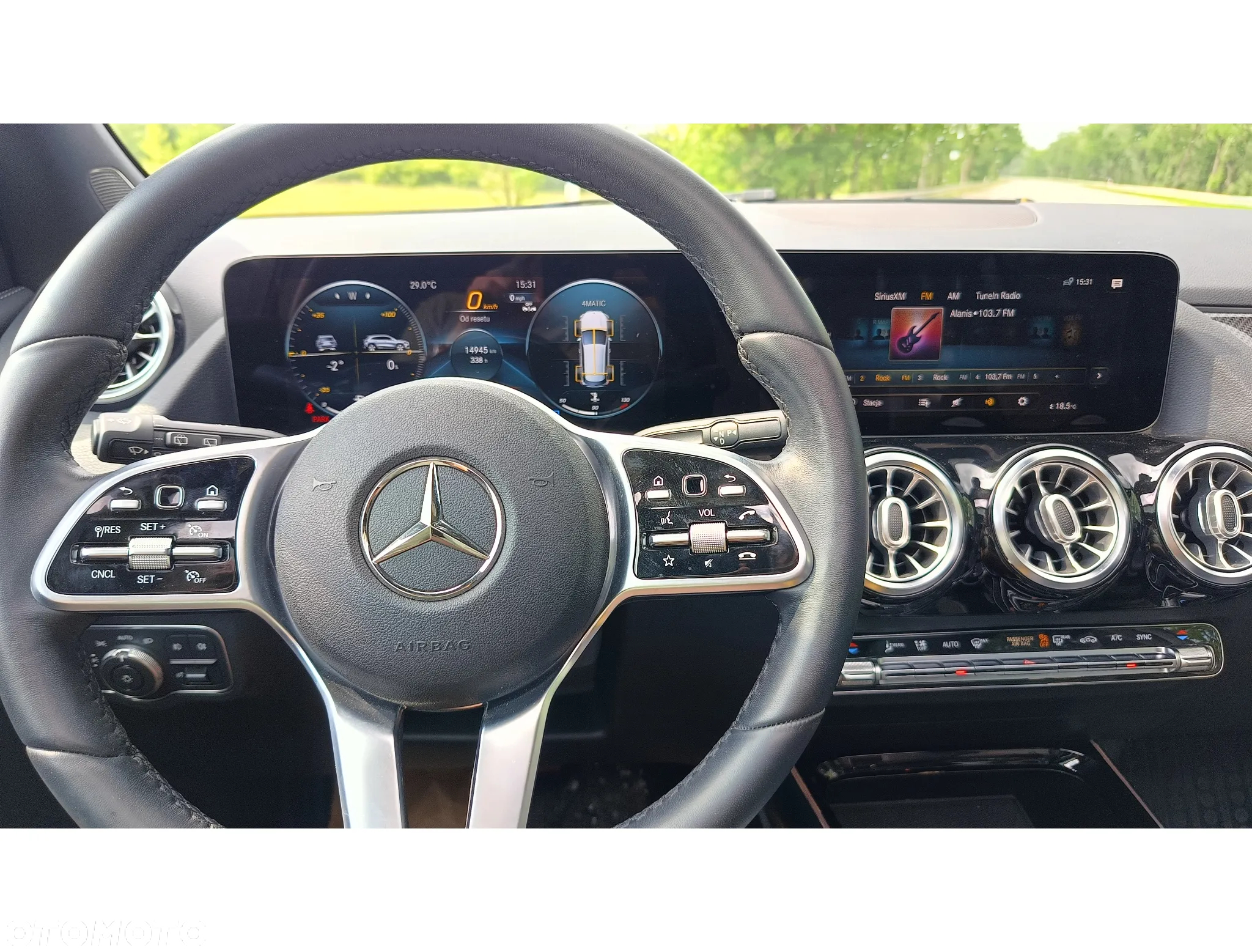 Mercedes-Benz GLA 250 4-Matic - 16