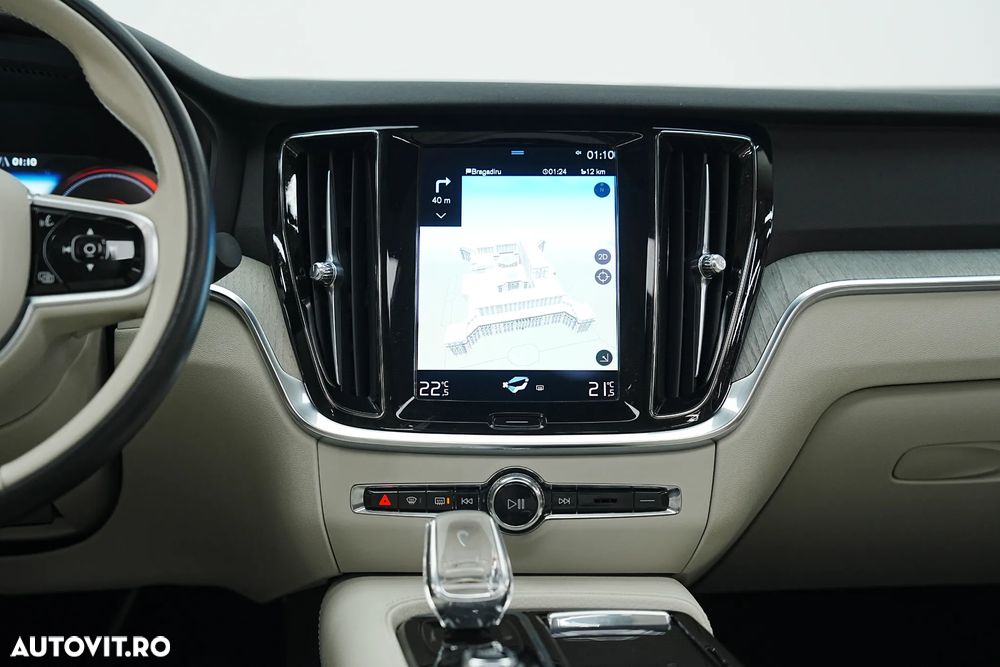 Volvo S60 T8 eAWD Momentum Pro - 37