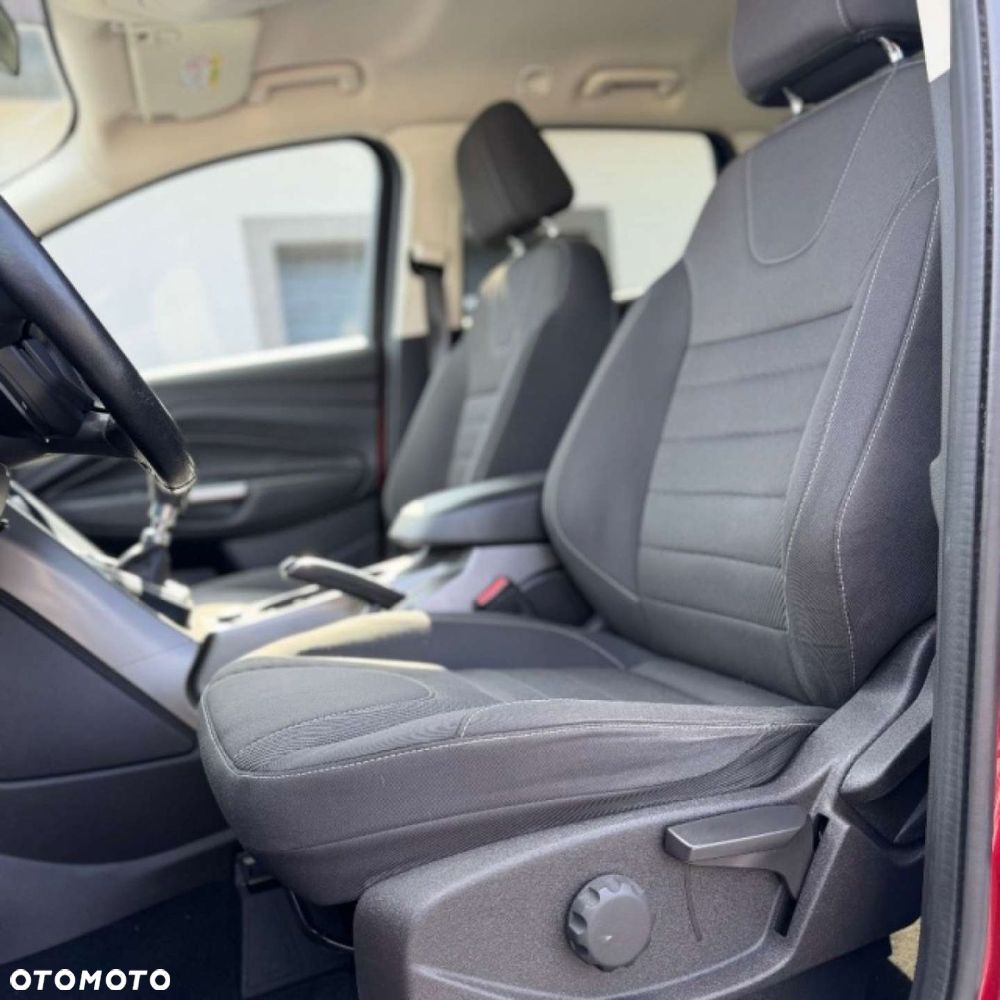 Ford Kuga 1.5 EcoBoost 2x4 Titanium - 19
