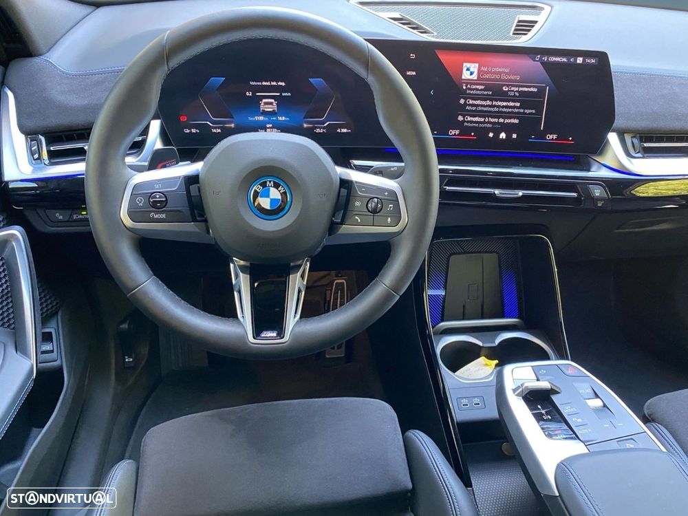 BMW iX2 eDrive20 Pack Desportivo M - 5