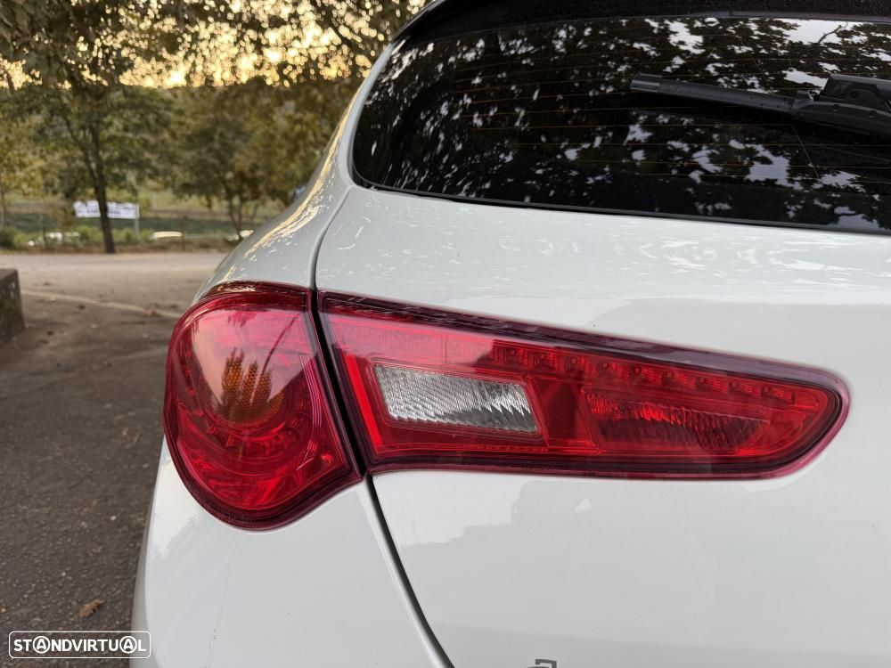 Alfa Romeo Giulietta 2.0 JTDM 16V Veloce - 14