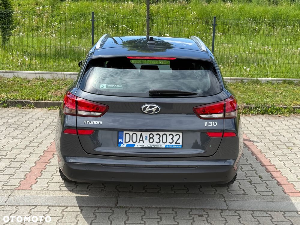 Hyundai i30 1.5 DPI Classic + - 25