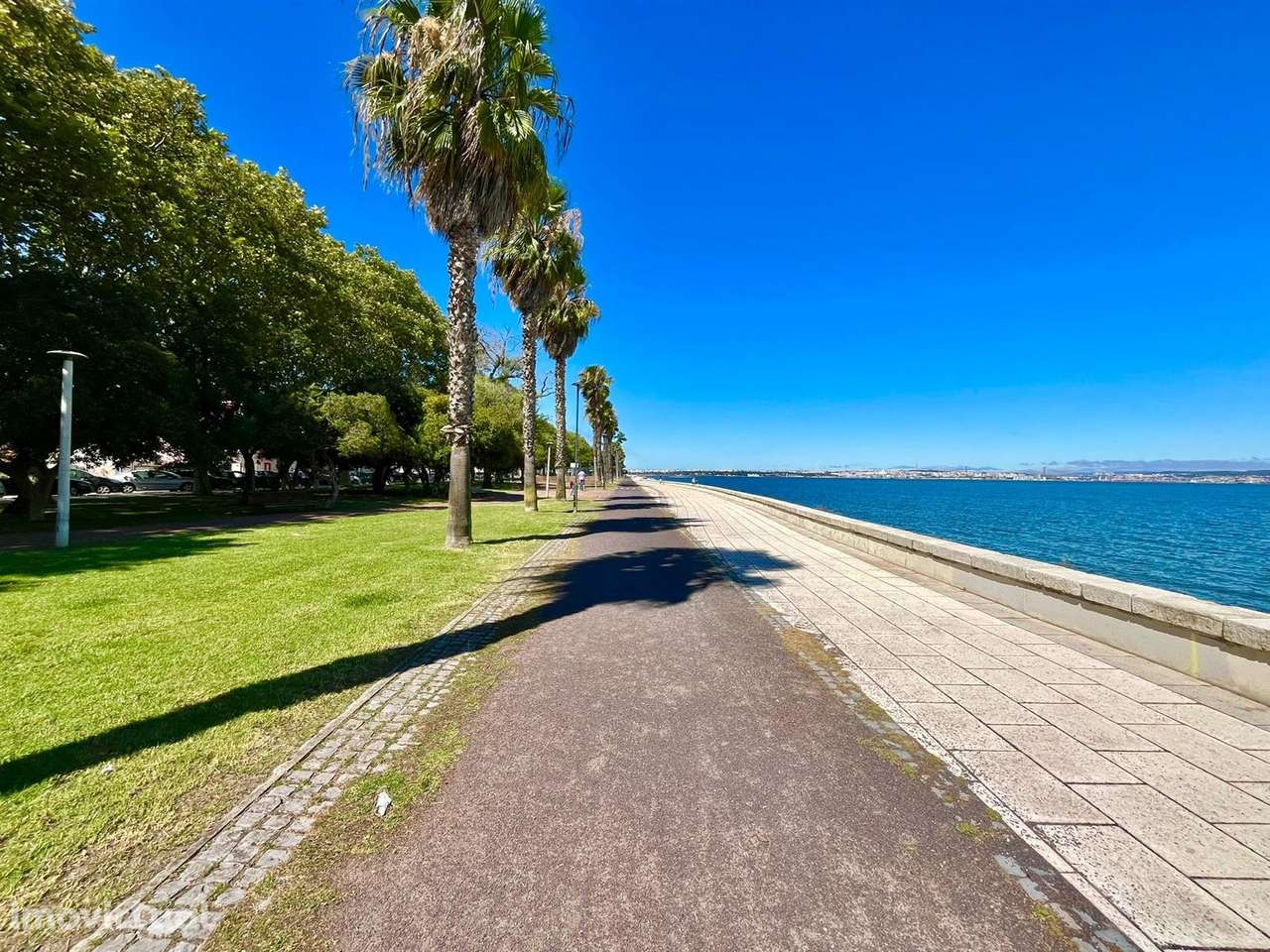 Moradia - Para Reconstruir / Centro do Barreiro - Grande imagem: 3/7