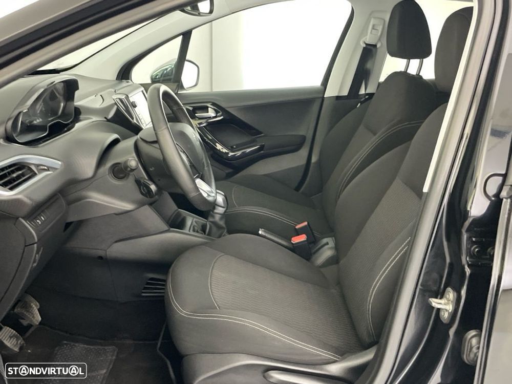 Peugeot 208 1.2 PureTech Style - 11