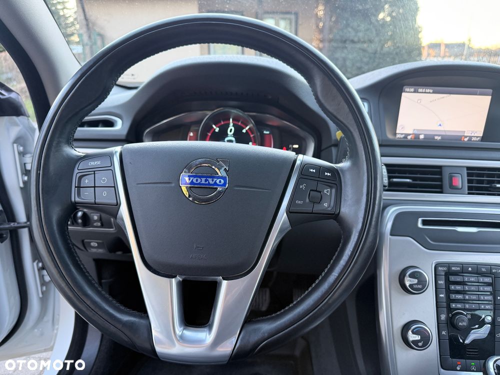 Volvo V70 D2 Momentum - 15