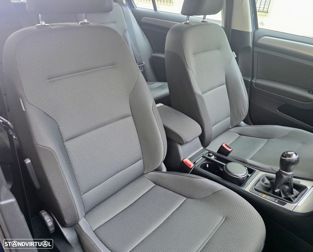 VW Golf 1.6 TDi GPS Edition - 40