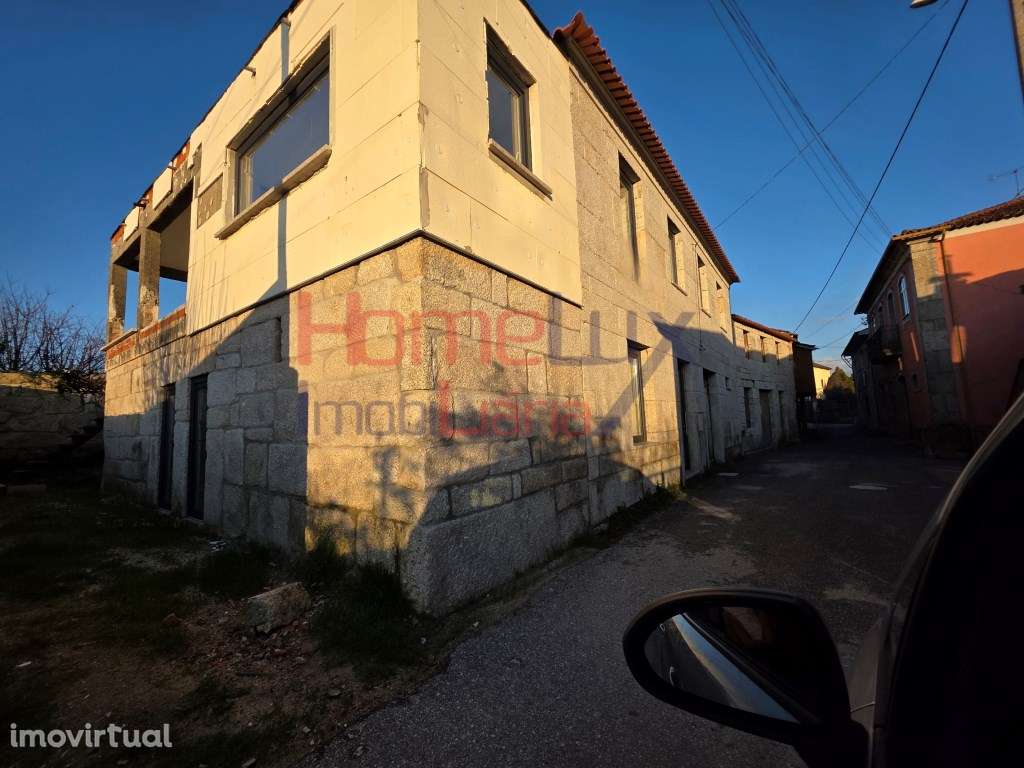 Moradia em fase final de reconstrução - Grande imagem: 2/10