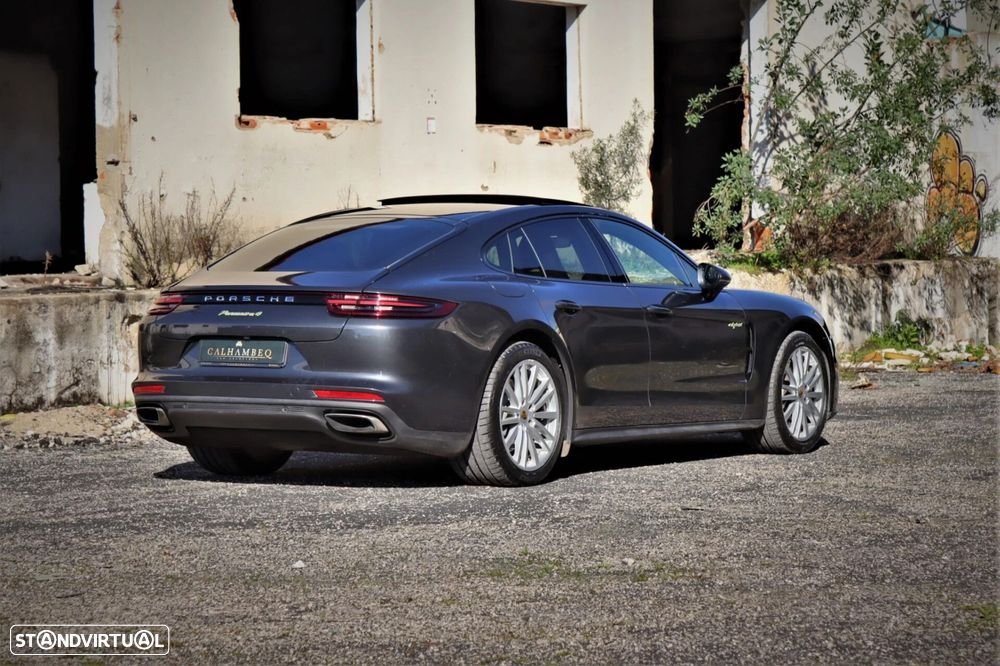 Porsche Panamera 4 E-Hybrid - 34
