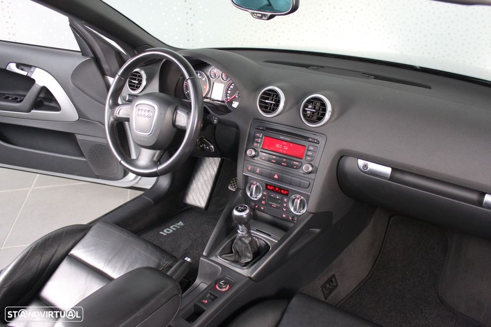 Audi A3 Cabrio 1.6 TDi Attraction - 16