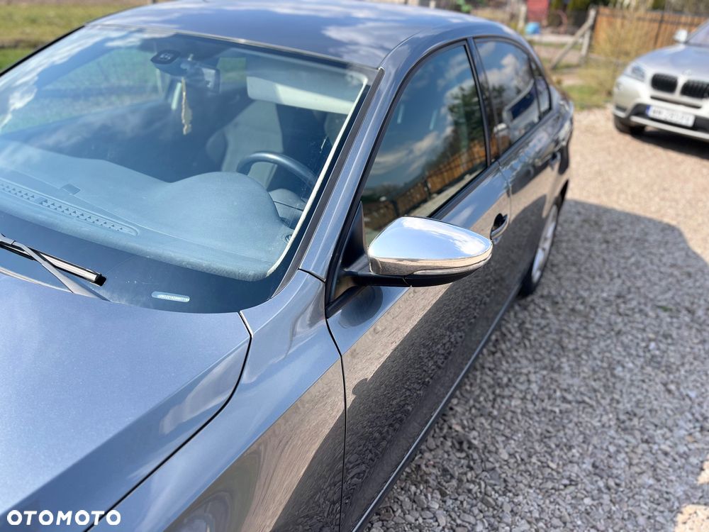 Volkswagen Jetta 1.6 TDI Highline Optimum DSG - 21