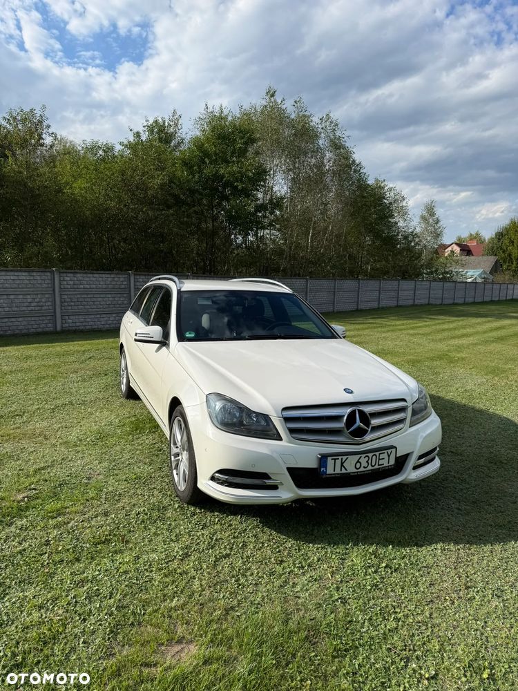 Mercedes-Benz Klasa C 180 CGI BlueEff Avantgarde - 4