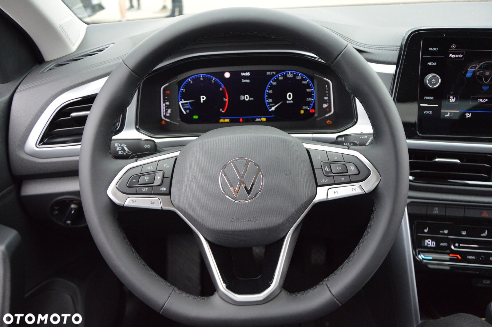 Volkswagen T-Roc - 12
