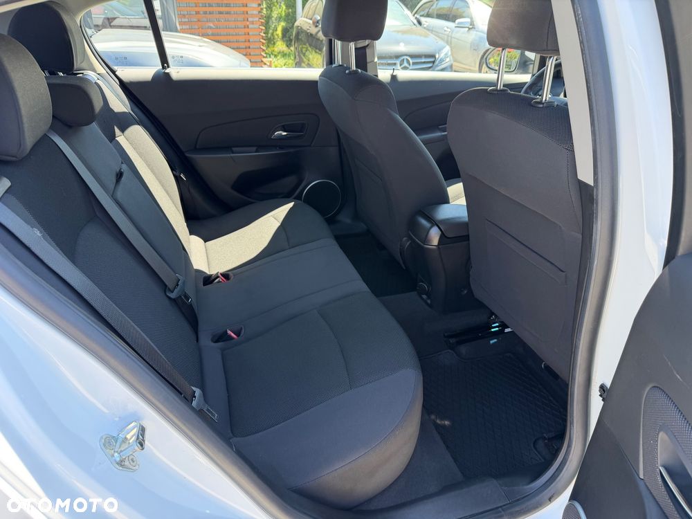 Chevrolet Cruze 1.6 LT - 33