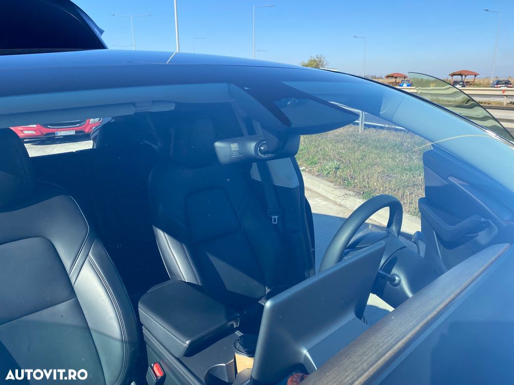 Tesla Model Y RWD Long Range - 13