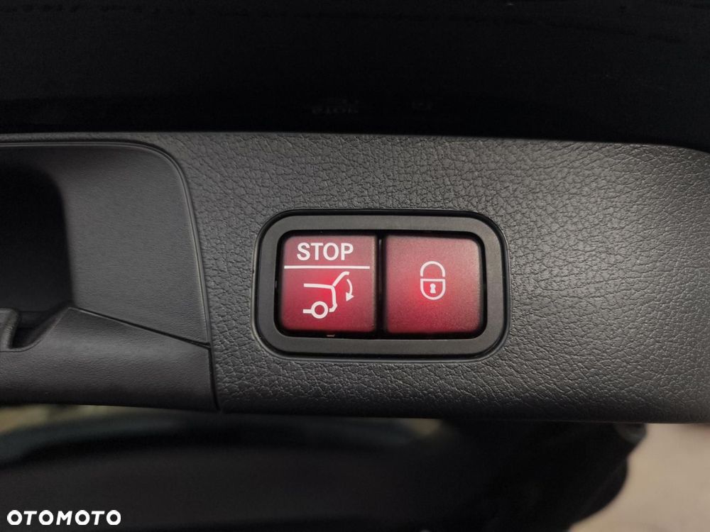 Mercedes-Benz GLB - 25