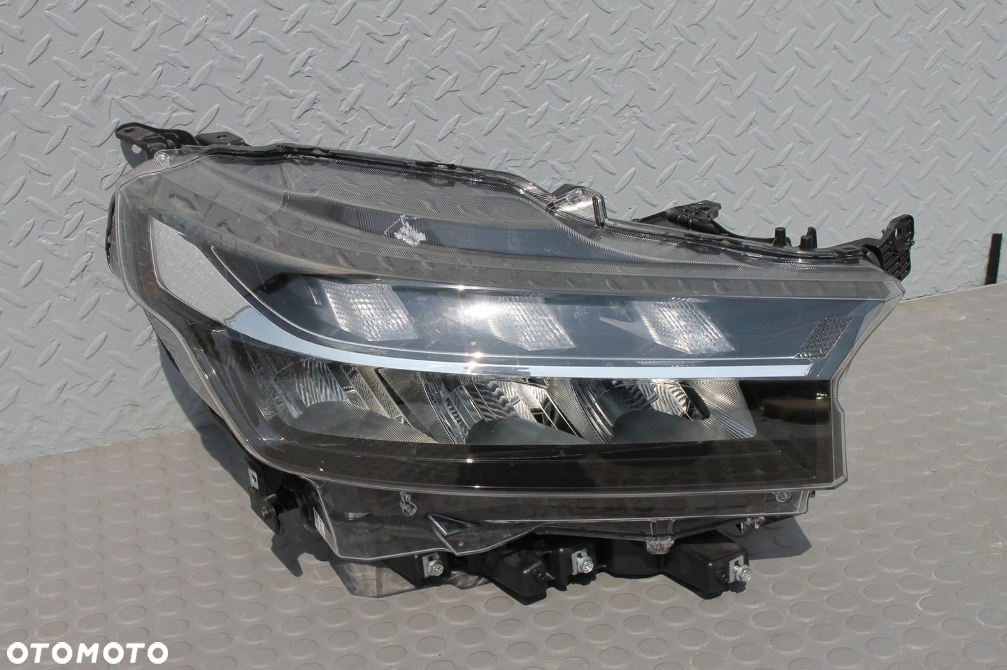 LAMPA PRAWA PRZEDNIA FULL LED PRAWY PRZÓD SUZUKI SX4 S-CROSS II 21- - 2