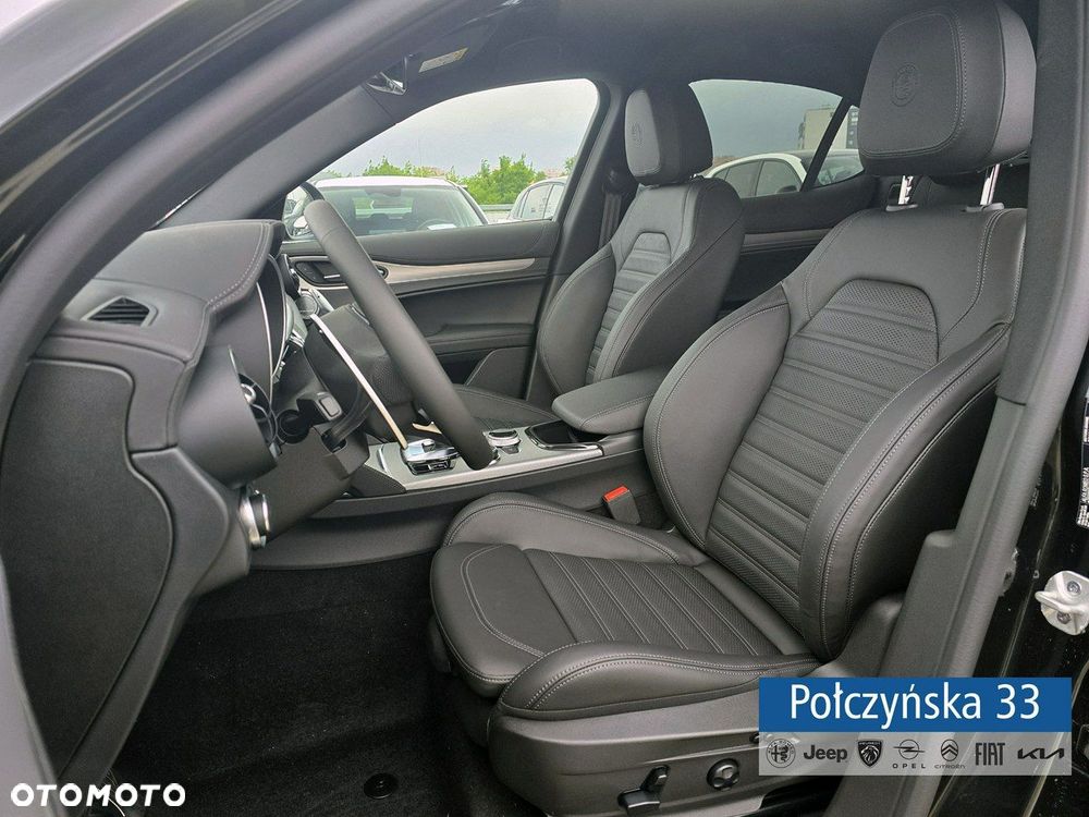 Alfa Romeo Stelvio - 13