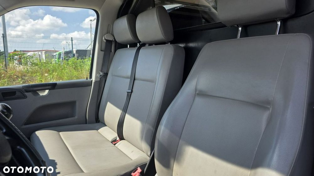 Volkswagen Transporter - 12