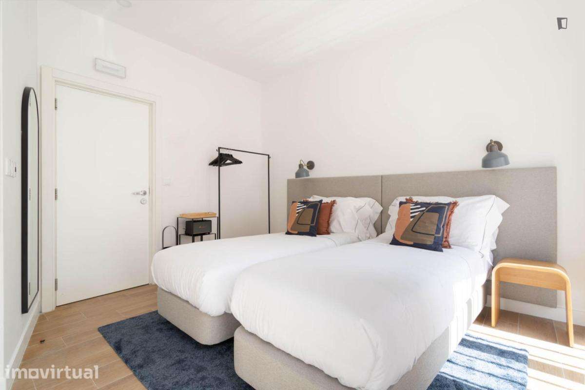 Quarto - localizado em Santos Lisbon - Grande imagem: 5/23