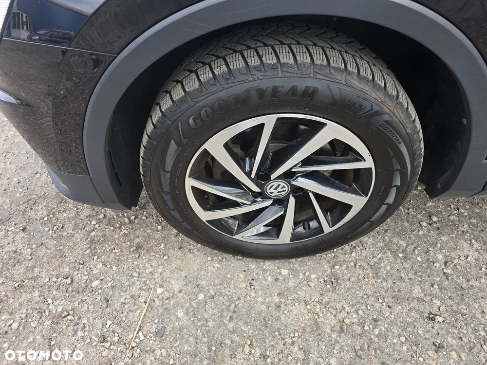 Volkswagen Tiguan ver-2-0-tdi-scr-bluemotion-technology-dsg-trendline - 11