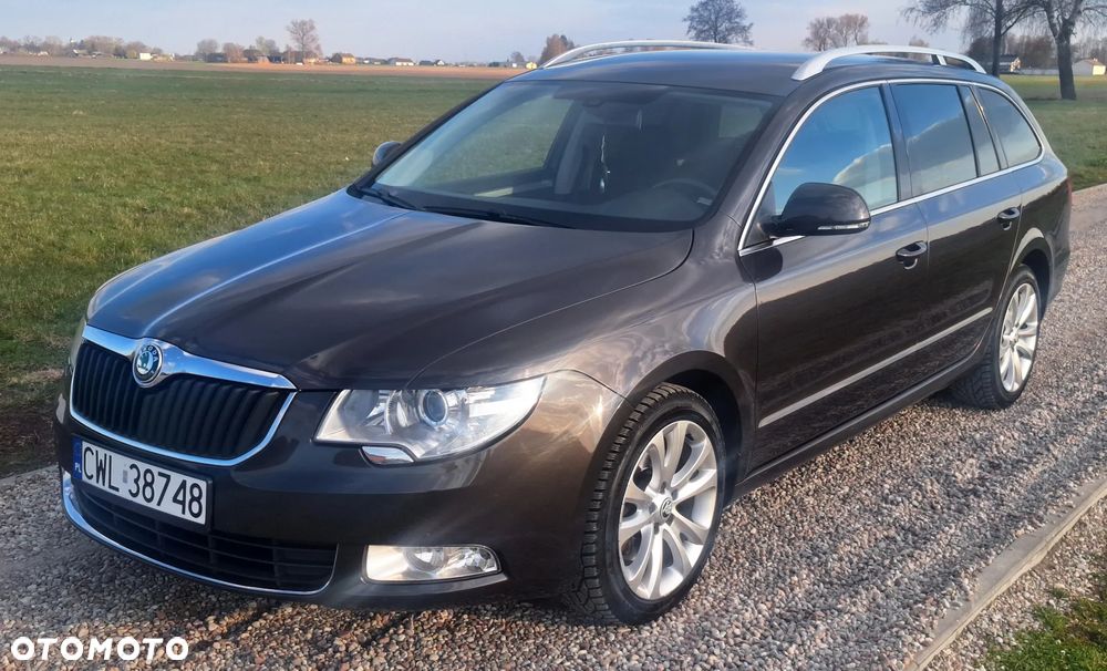 Skoda Superb 2.0 TDI Exclusive - 2