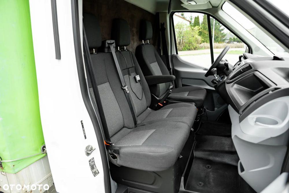 Ford Transit - 25