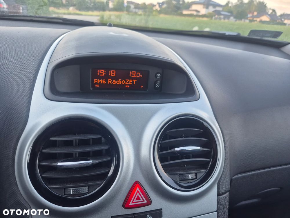 Opel Corsa 1.2 16V Enjoy - 27