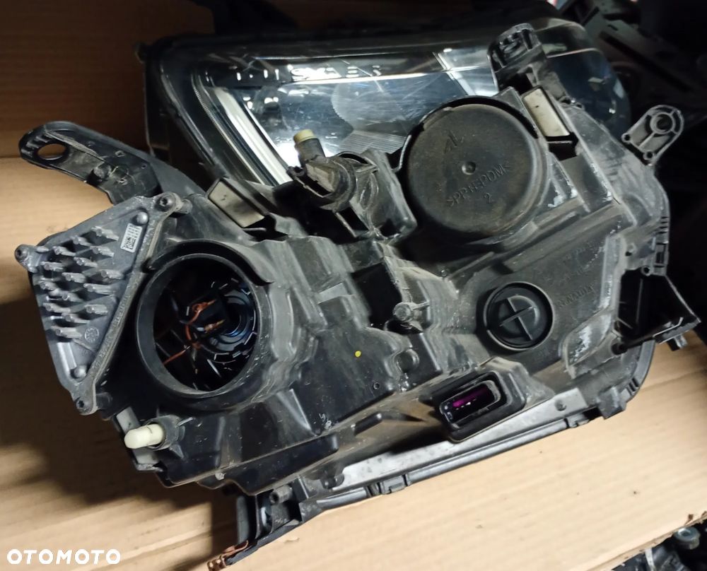 LAMPA LEWY PRAWY PRZÓD EUROPA 260609367R DACIA DUSTER II LED - 7