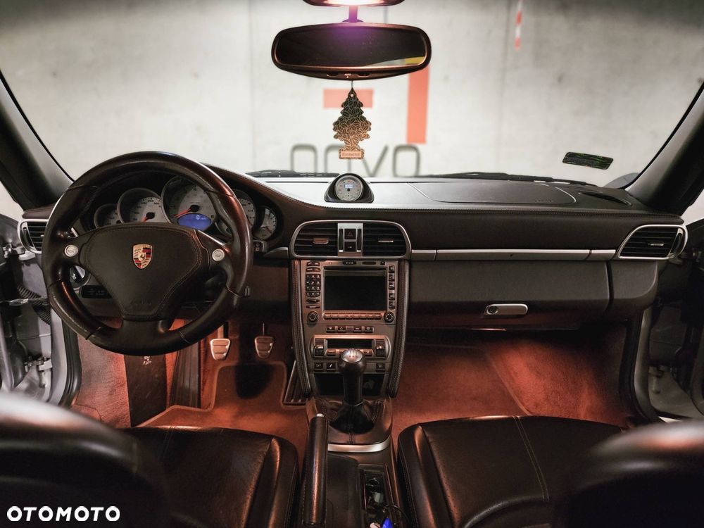 Porsche 911 Carrera S - 24