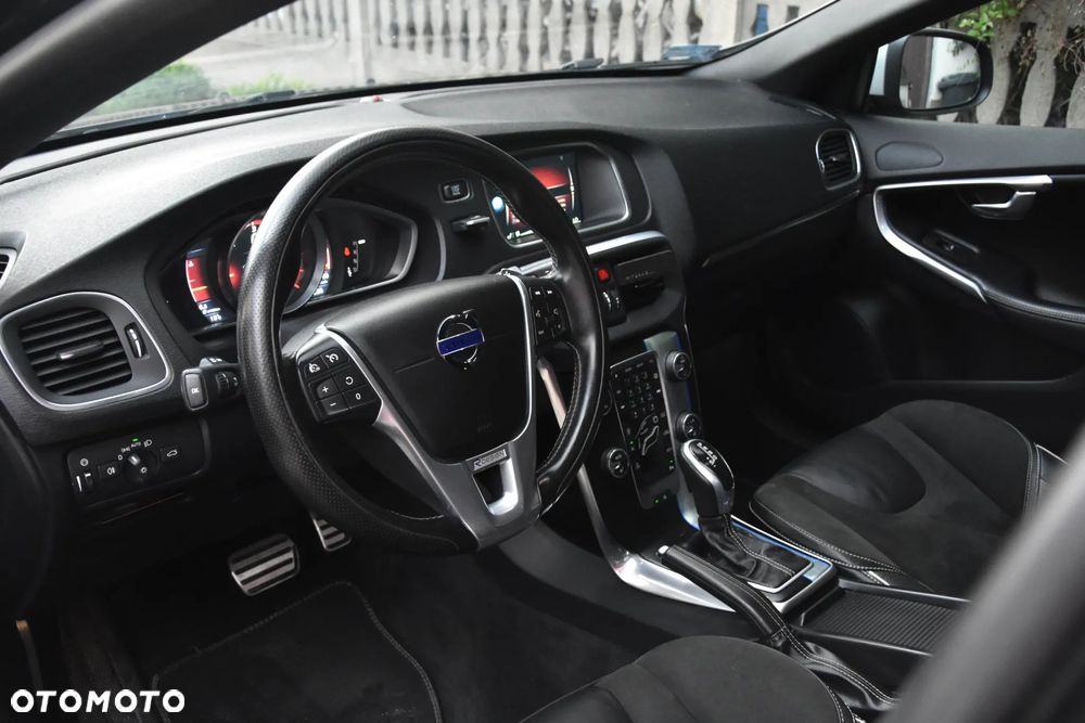 Volvo V40 D4 Drive-E R-Design Summum - 9