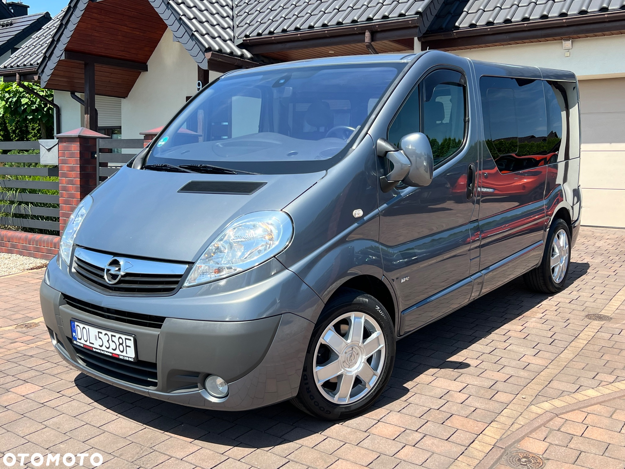 Opel Vivaro 2.0 CDTI L1H1 Life Cosmo - 2