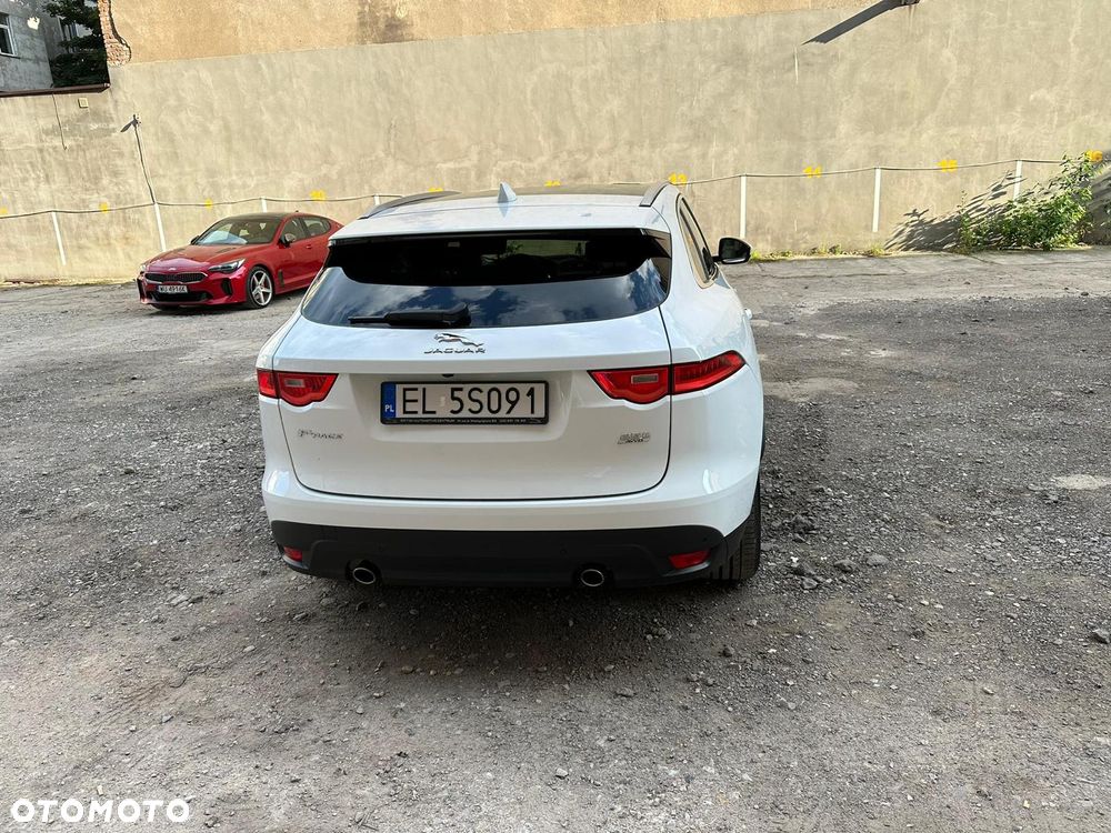 Jaguar F-Pace 2.0 i4P AWD Prestige - 11