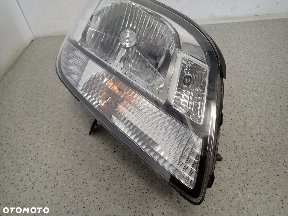 CHEVROLET ORLANDO 10- LAMPA PRZEDNIA PRAWA REFLEKTOR PRAWY - 9