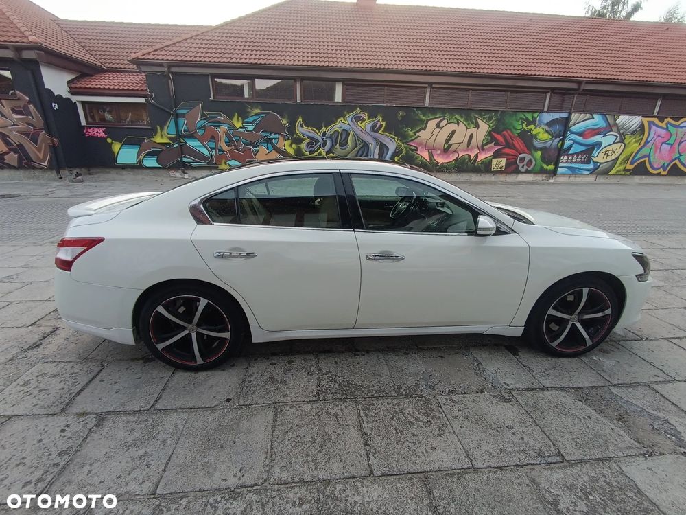 Nissan Maxima - 11