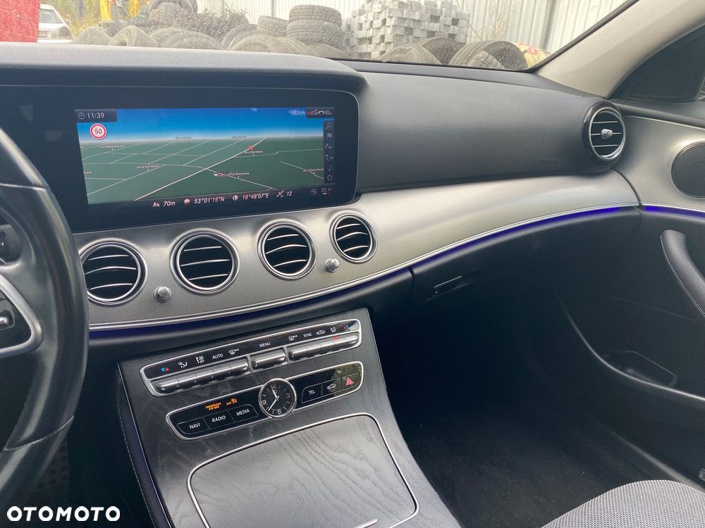 Mercedes-Benz Klasa E 200 9G-TRONIC - 13