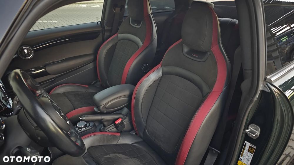 MINI John Cooper Works - 11