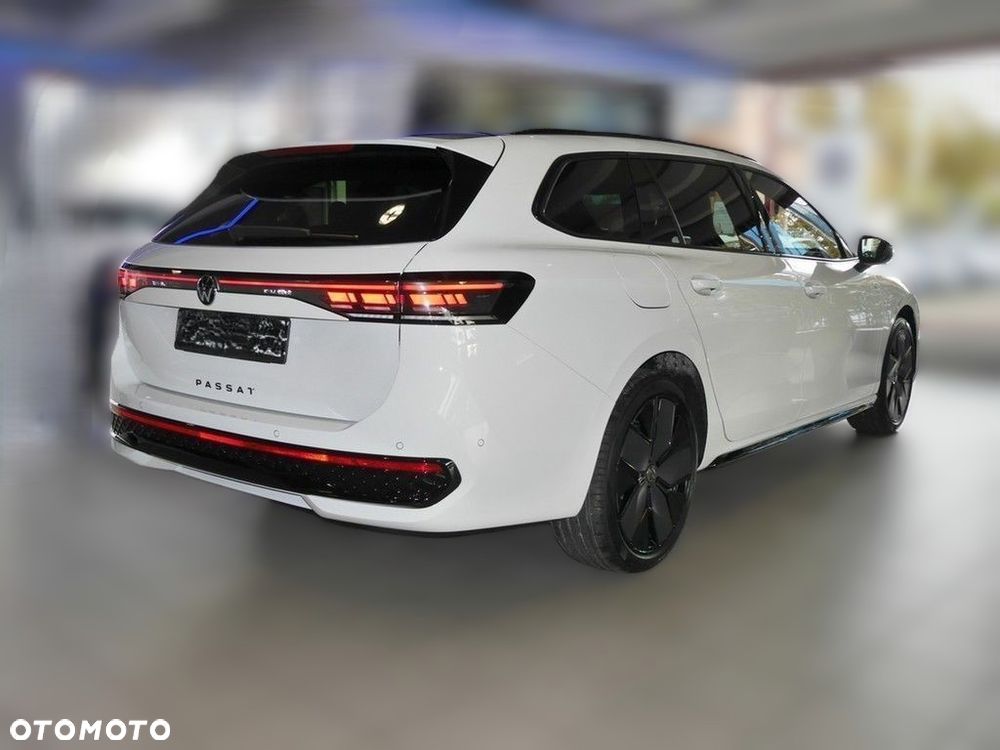 Volkswagen Passat 2.0 TSI 4Mot R-Line Plus DSG - 3
