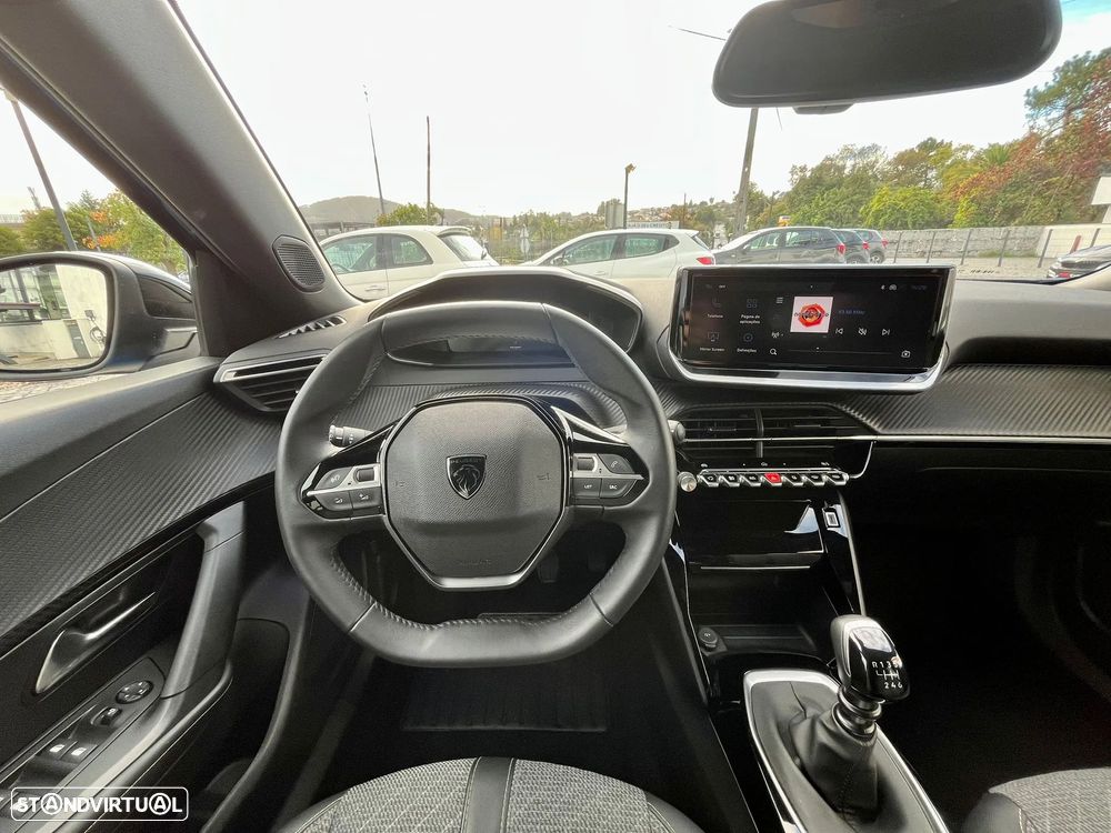 Peugeot 2008 1.2 PureTech Allure - 17