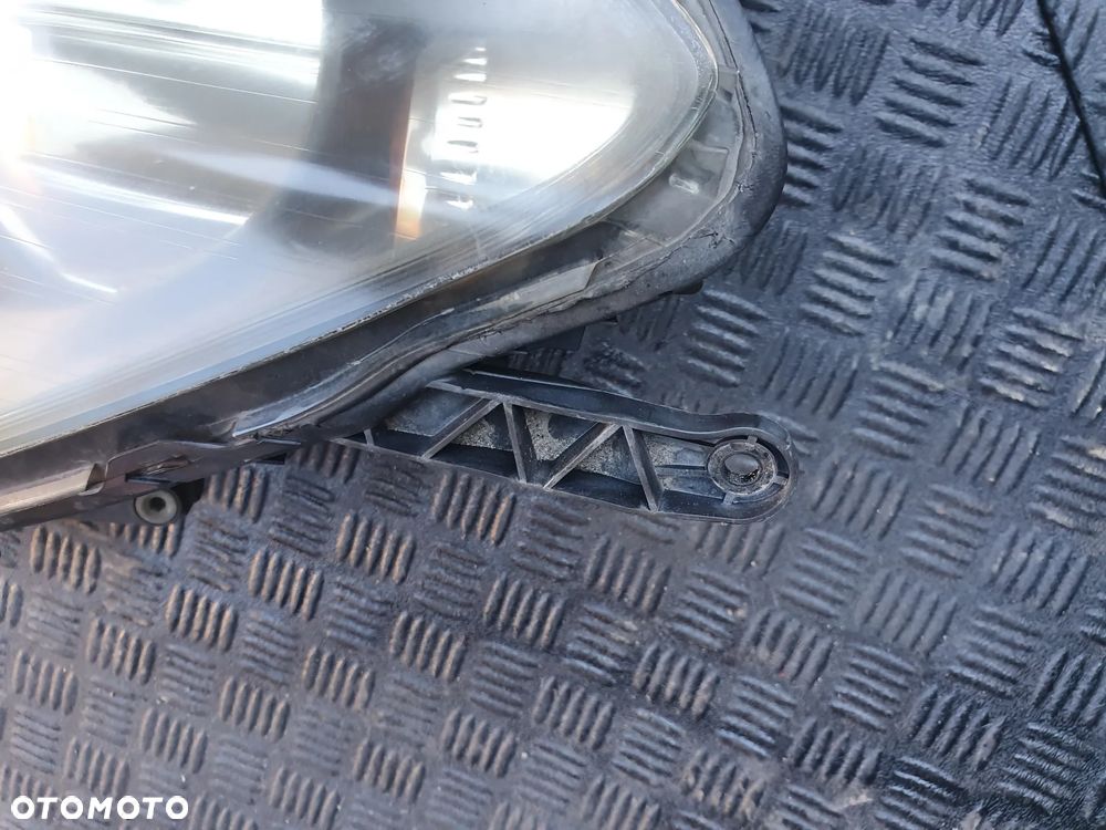 LAMPA PRAWY PRZÓD  OPEL ZAFIRA B 2005- EUROPA - 3