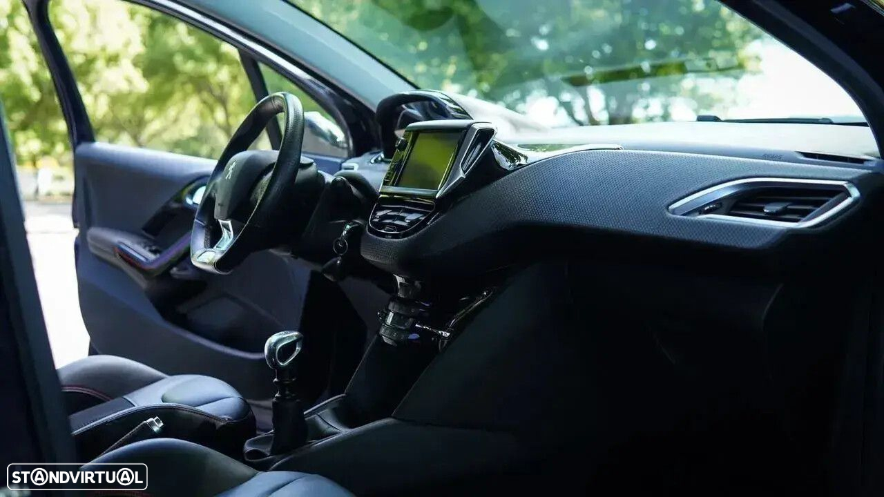 Peugeot 208 1.2 PureTech GT Line - 49