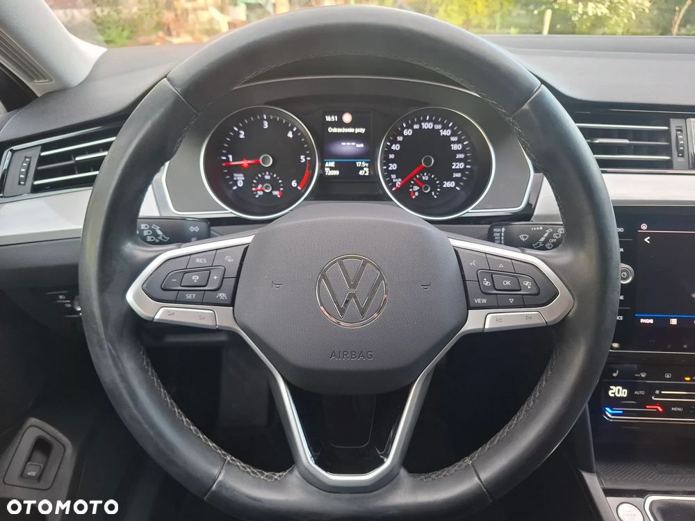 Volkswagen Passat 2.0 TDI SCR Elegance - 21