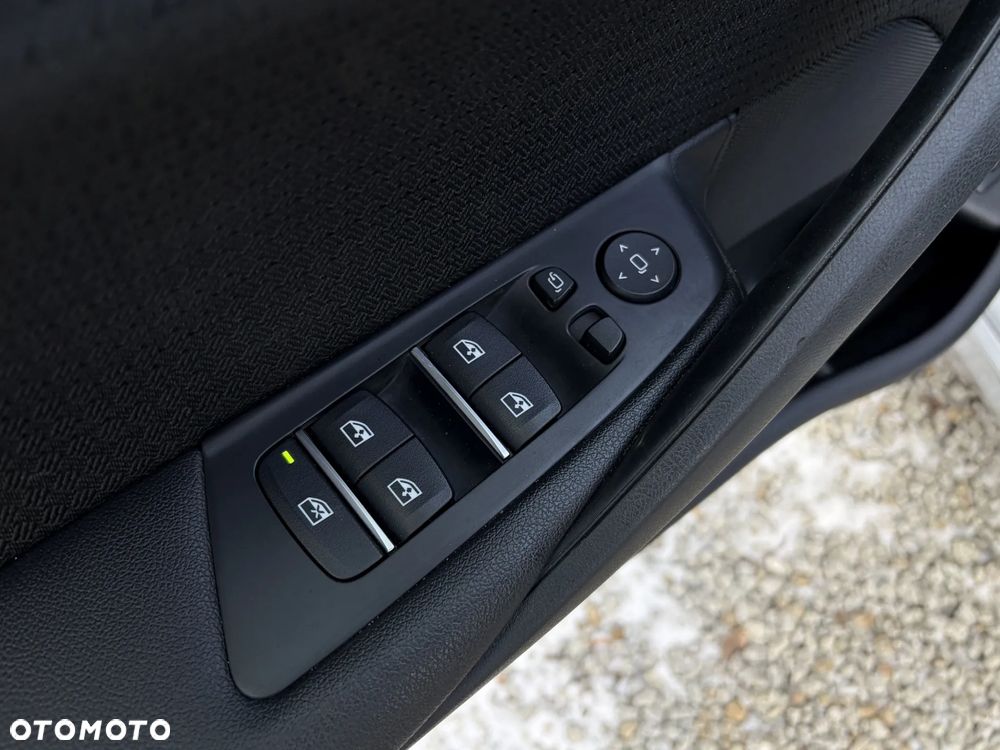 BMW Seria 5 520d - 35