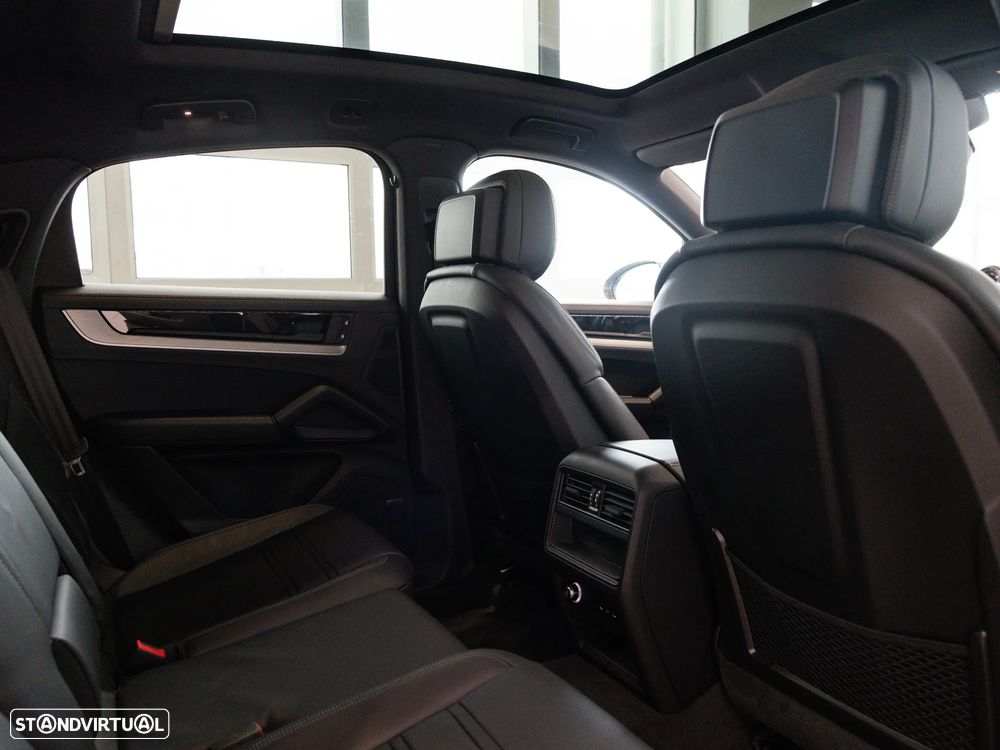 Porsche Cayenne Coupé E-Hybrid - 30